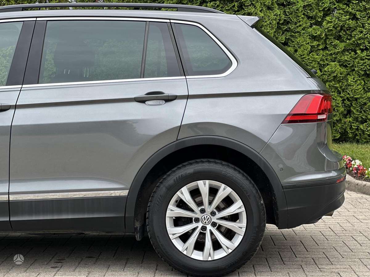 Volkswagen Tiguan - 9