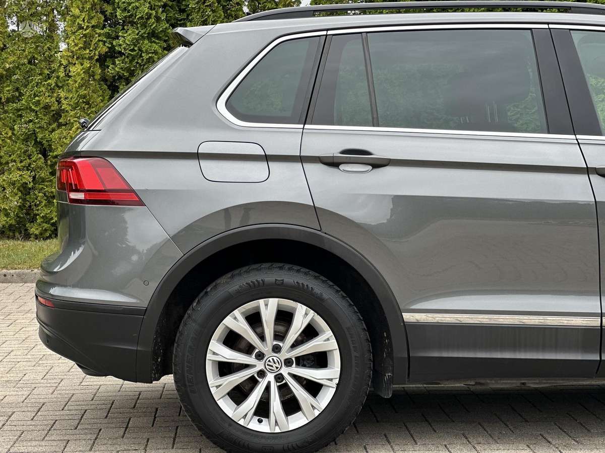 Volkswagen Tiguan - 11