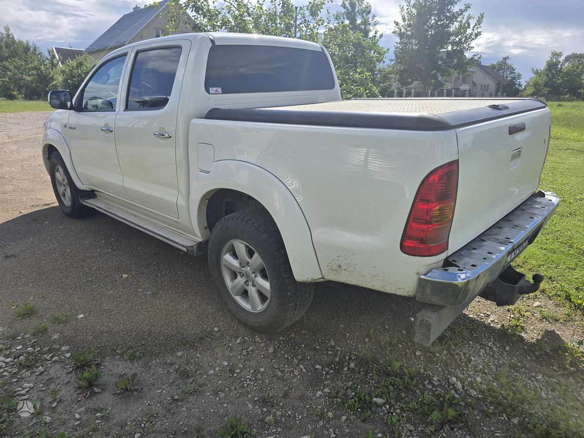 Toyota Hilux - 4