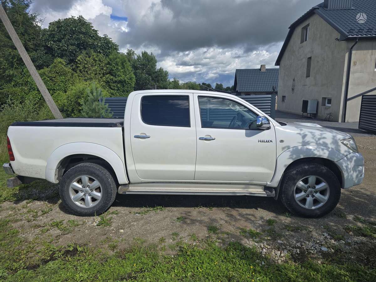Toyota Hilux - 7