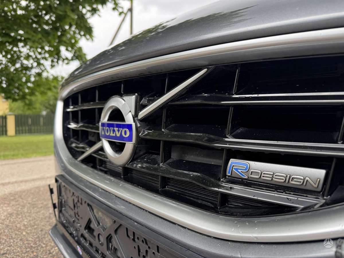 Volvo V40, 1.6 l., hatchback