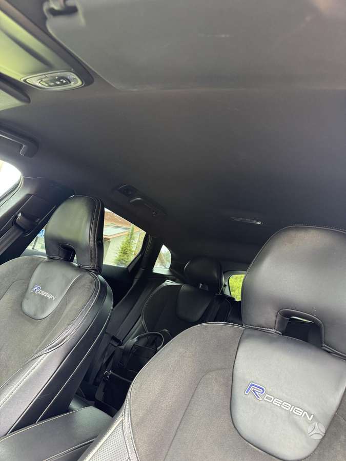Volvo V40, 1.6 l., hatchback
