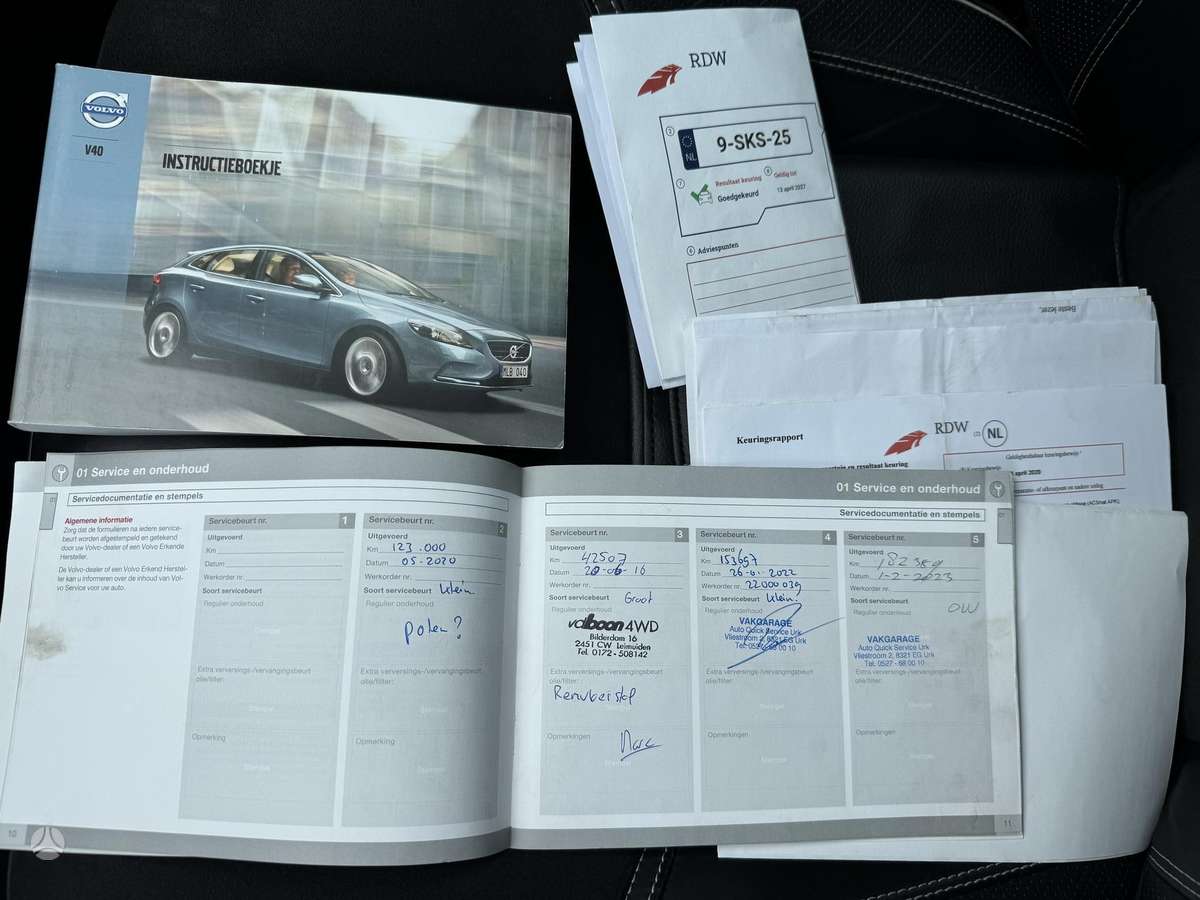 Volvo V40, 1.6 l., hatchback
