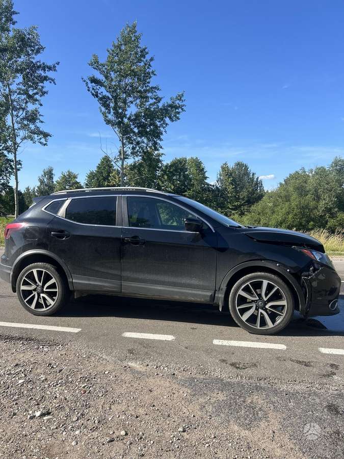 Nissan Rogue, off-road / crossover