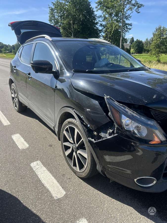 Nissan Rogue, off-road / crossover