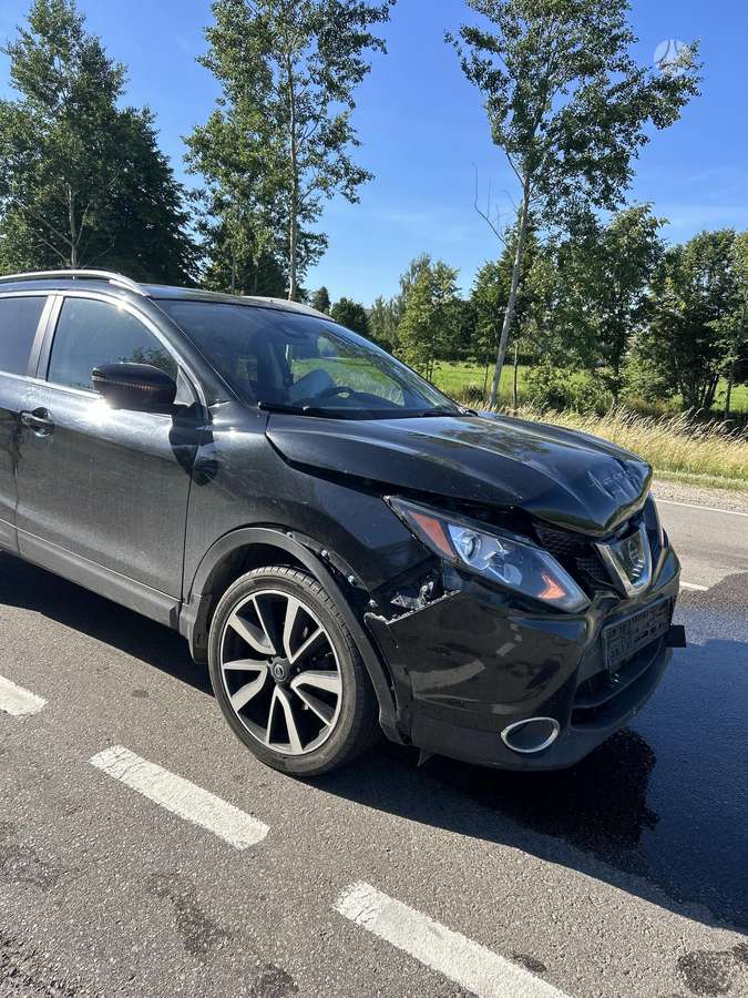Nissan Rogue, off-road / crossover