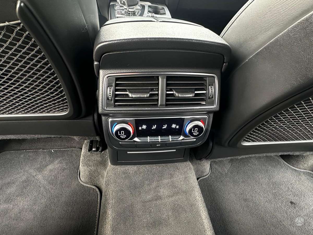 Audi Q7, 3.0 l., Внедорожник / Кроссовер