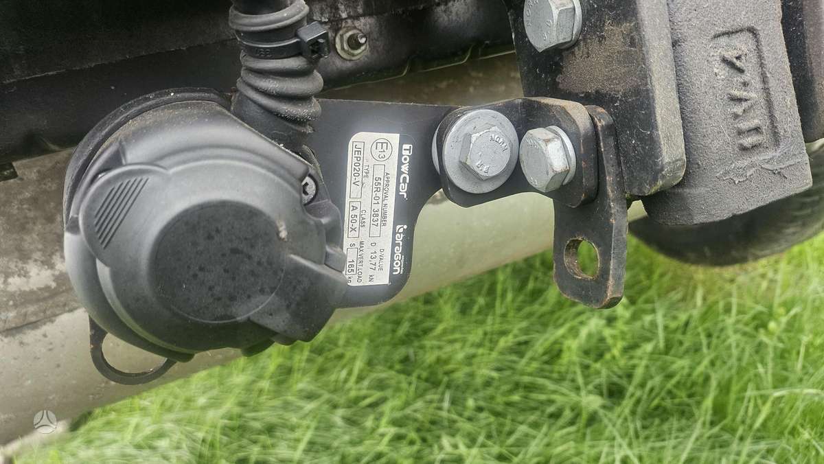 Jeep Cherokee trailer tow hooks