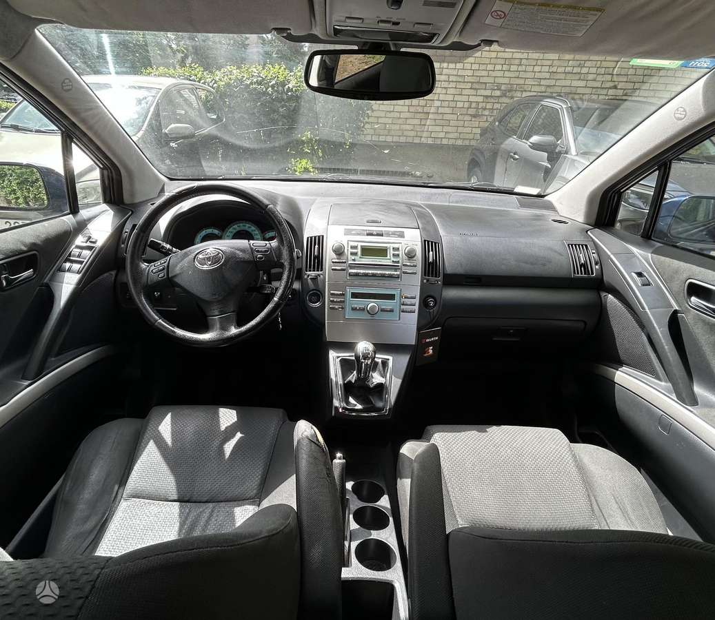 Toyota Corolla Verso - 5