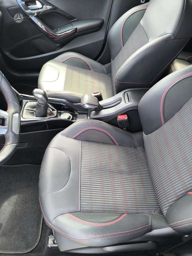 Peugeot 2008, 1.2 l., wagon