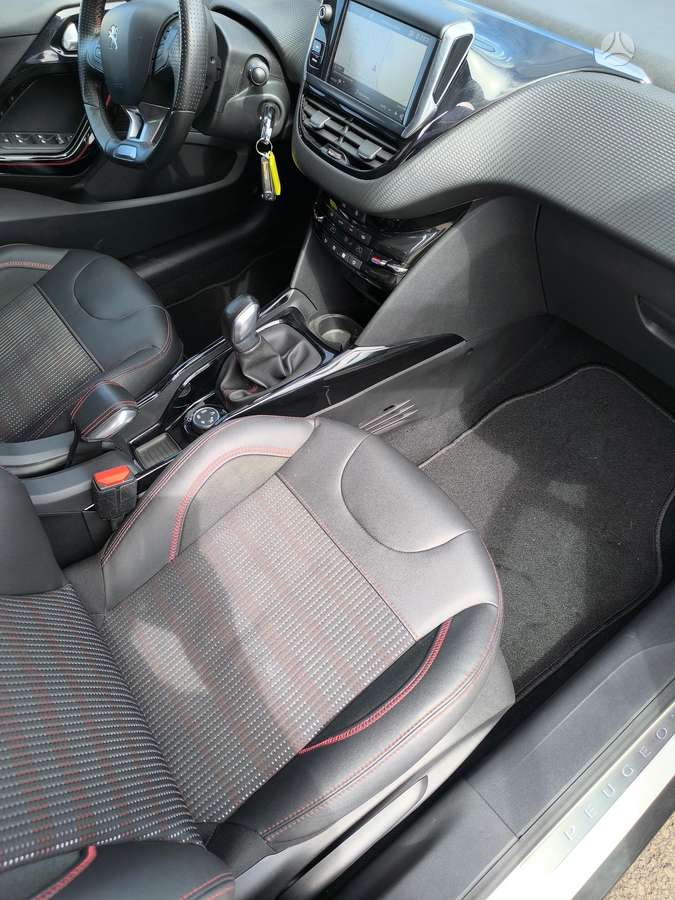 Peugeot 2008, 1.2 l., wagon