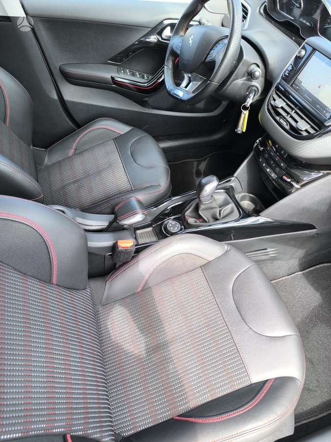 Peugeot 2008, 1.2 l., wagon
