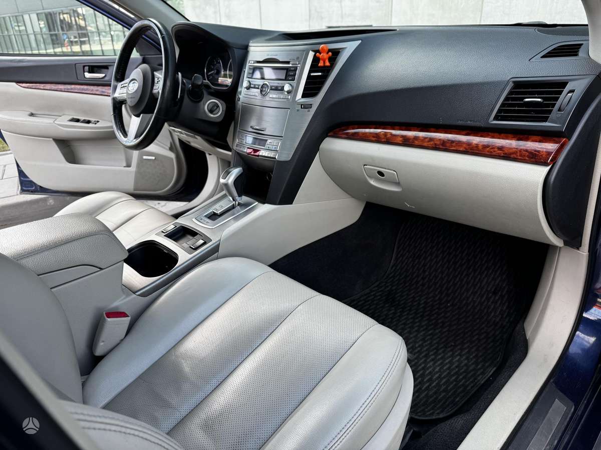 Subaru Legacy, 3.6 l., Седан