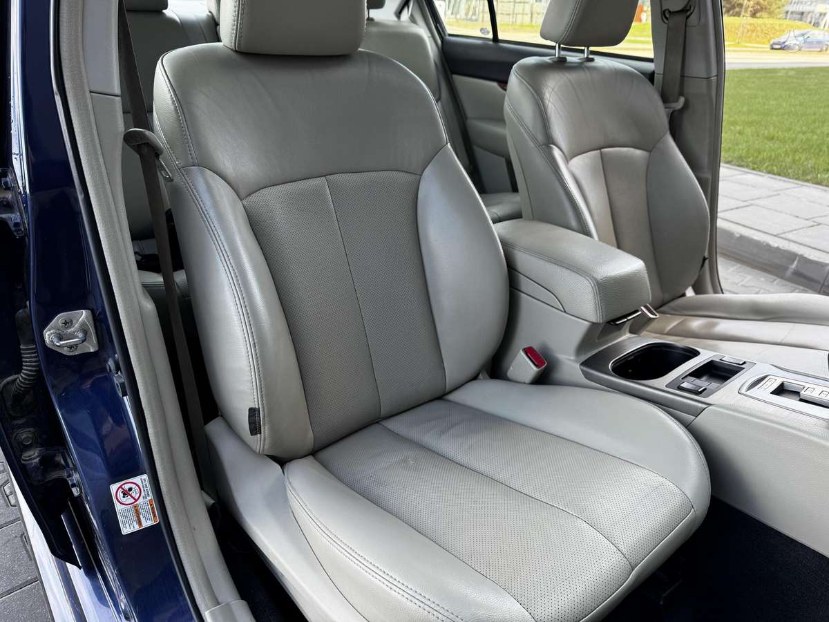 Subaru Legacy, 3.6 l., Седан