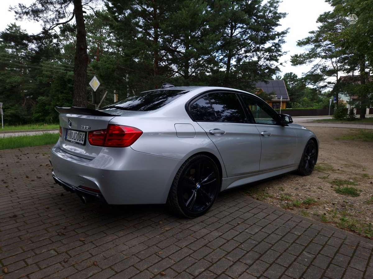 BMW 335, 3.0 l., Седан