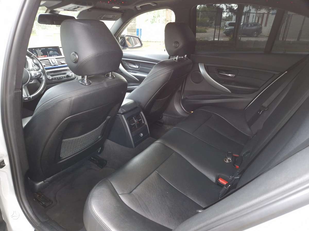 BMW 335, 3.0 l., Седан
