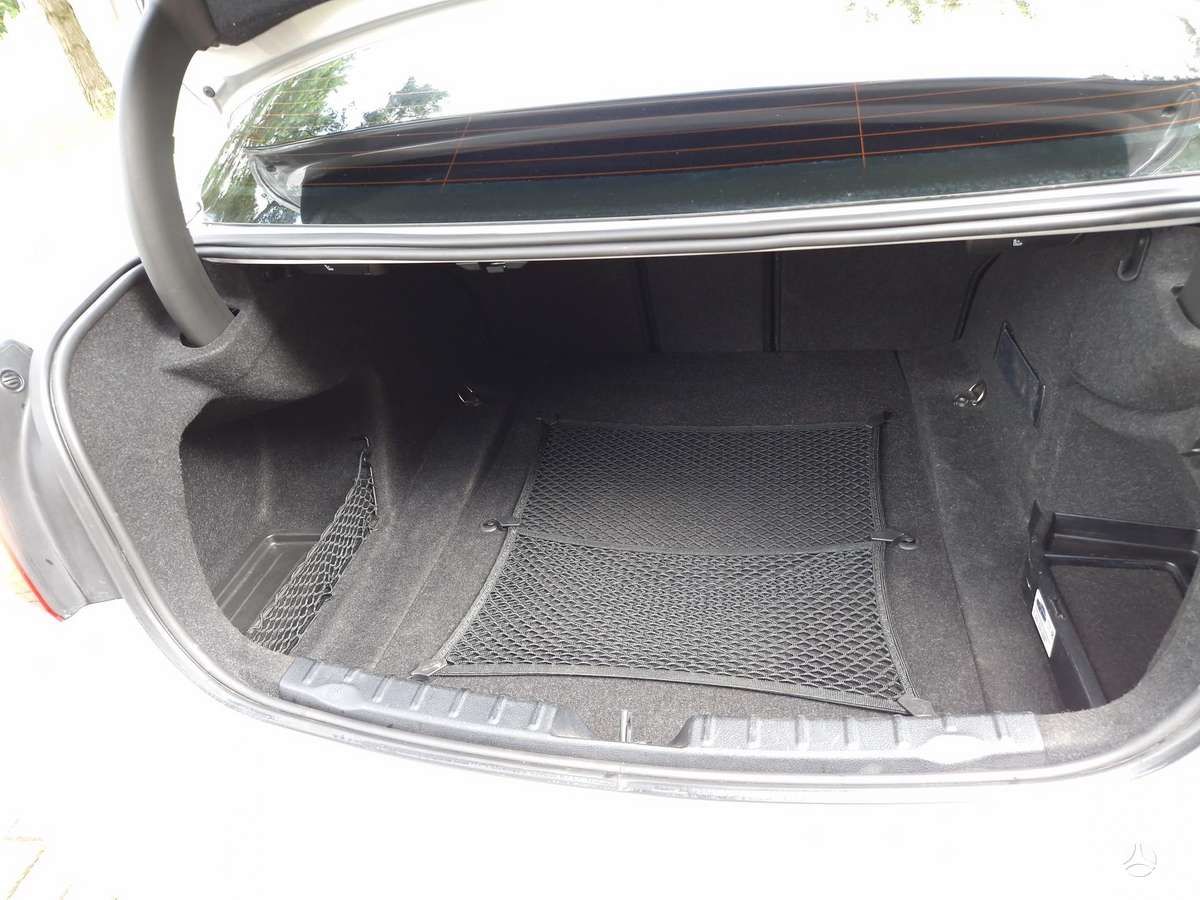 BMW 335, 3.0 l., Седан