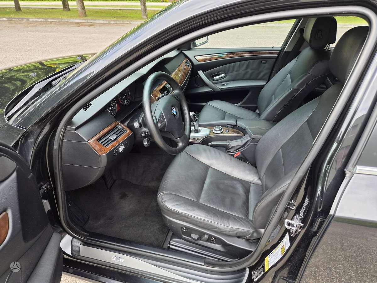 BMW 528, 3.0 l., Седан