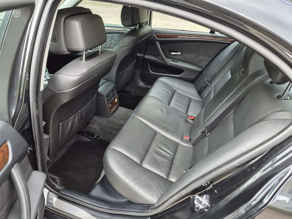 BMW 528, 3.0 l., Седан