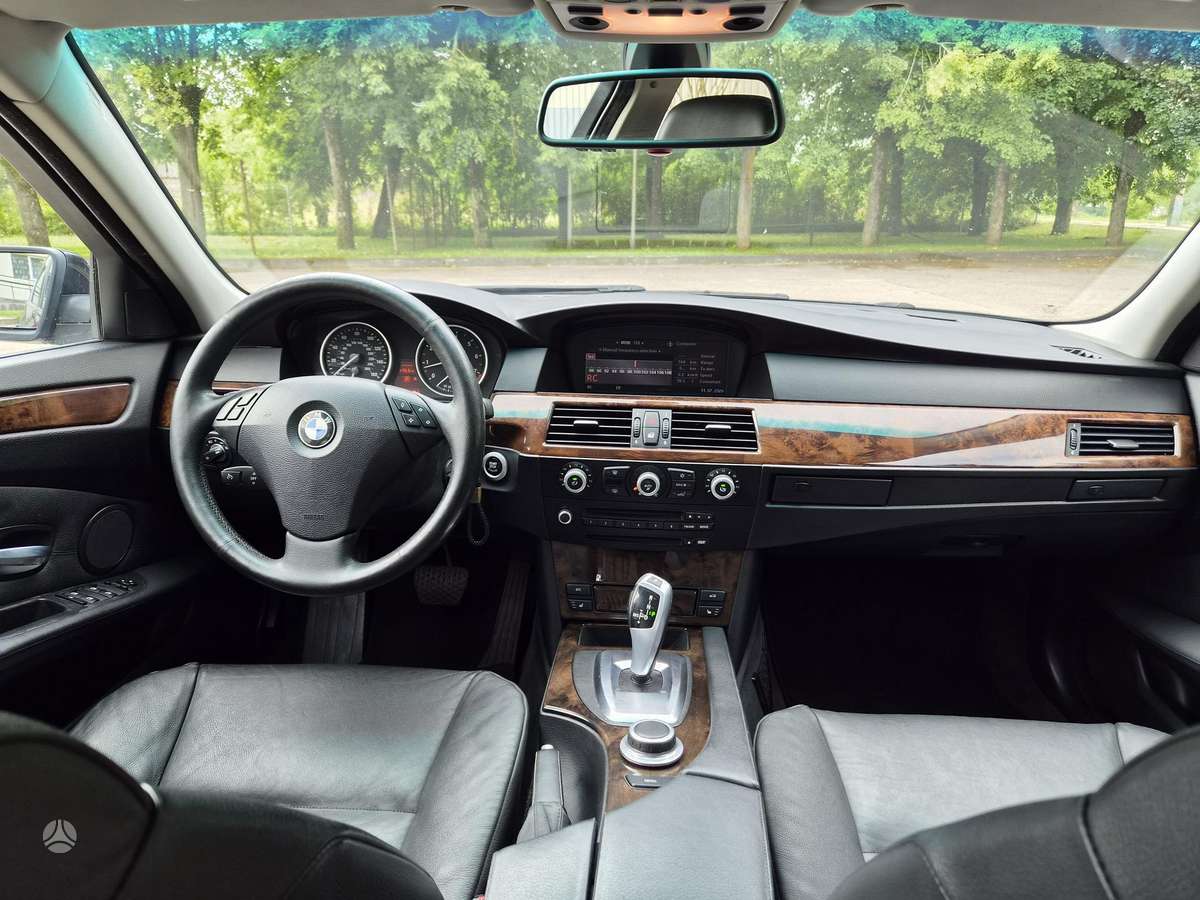 BMW 528, 3.0 l., Седан