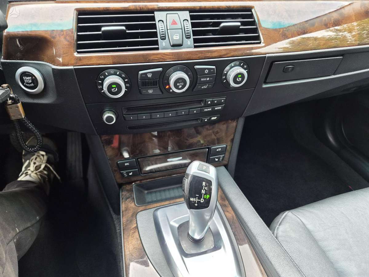 BMW 528, 3.0 l., Седан
