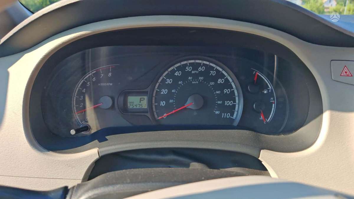 Toyota Sienna - 9