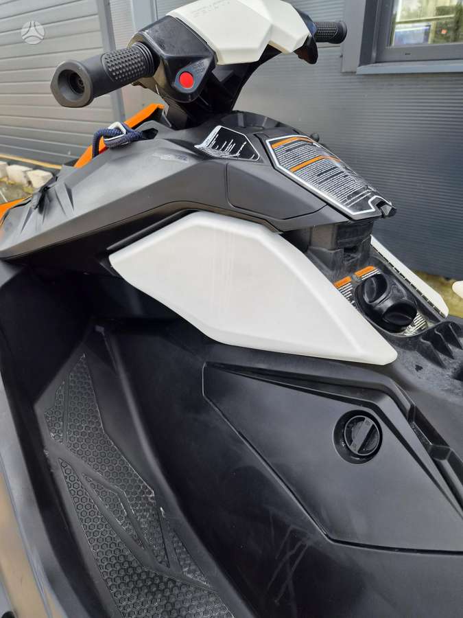 Sea-Doo Spark, jet skis