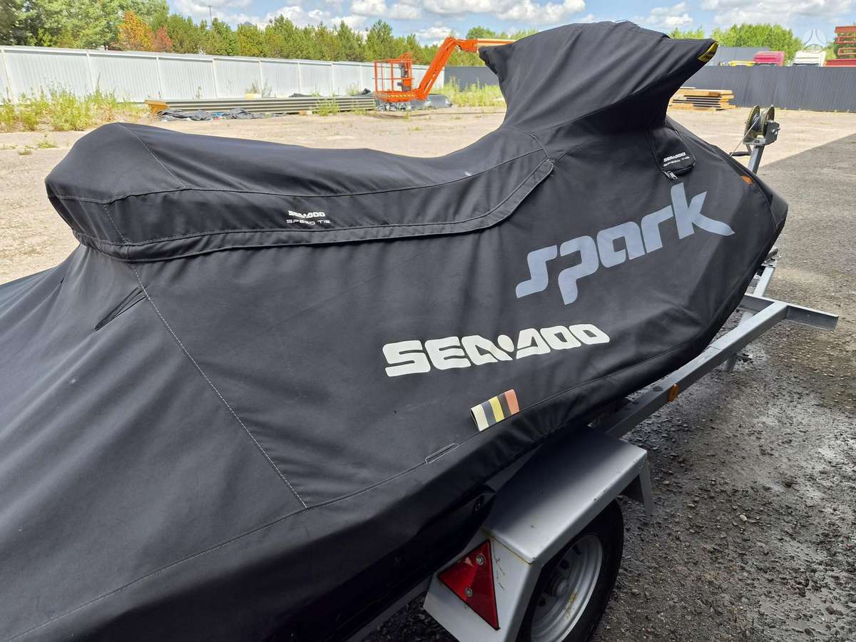 Sea-Doo Spark, jet skis