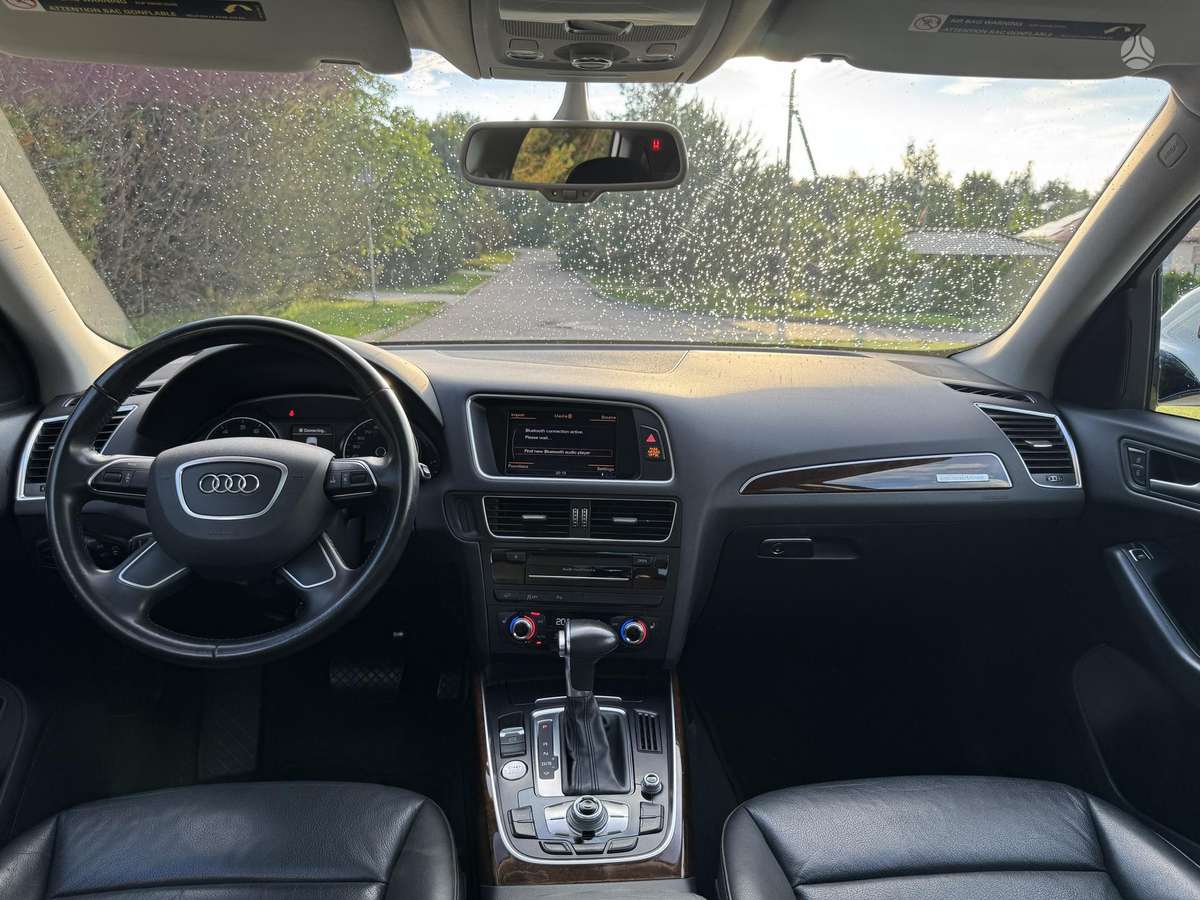 Audi Q5, 2.0 l., off-road / crossover