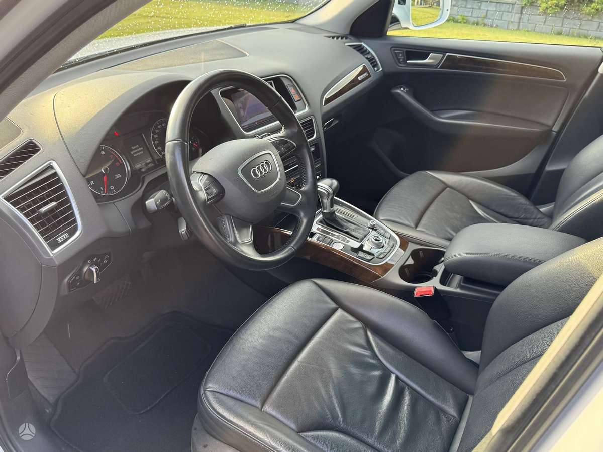 Audi Q5, 2.0 l., Внедорожник / Кроссовер
