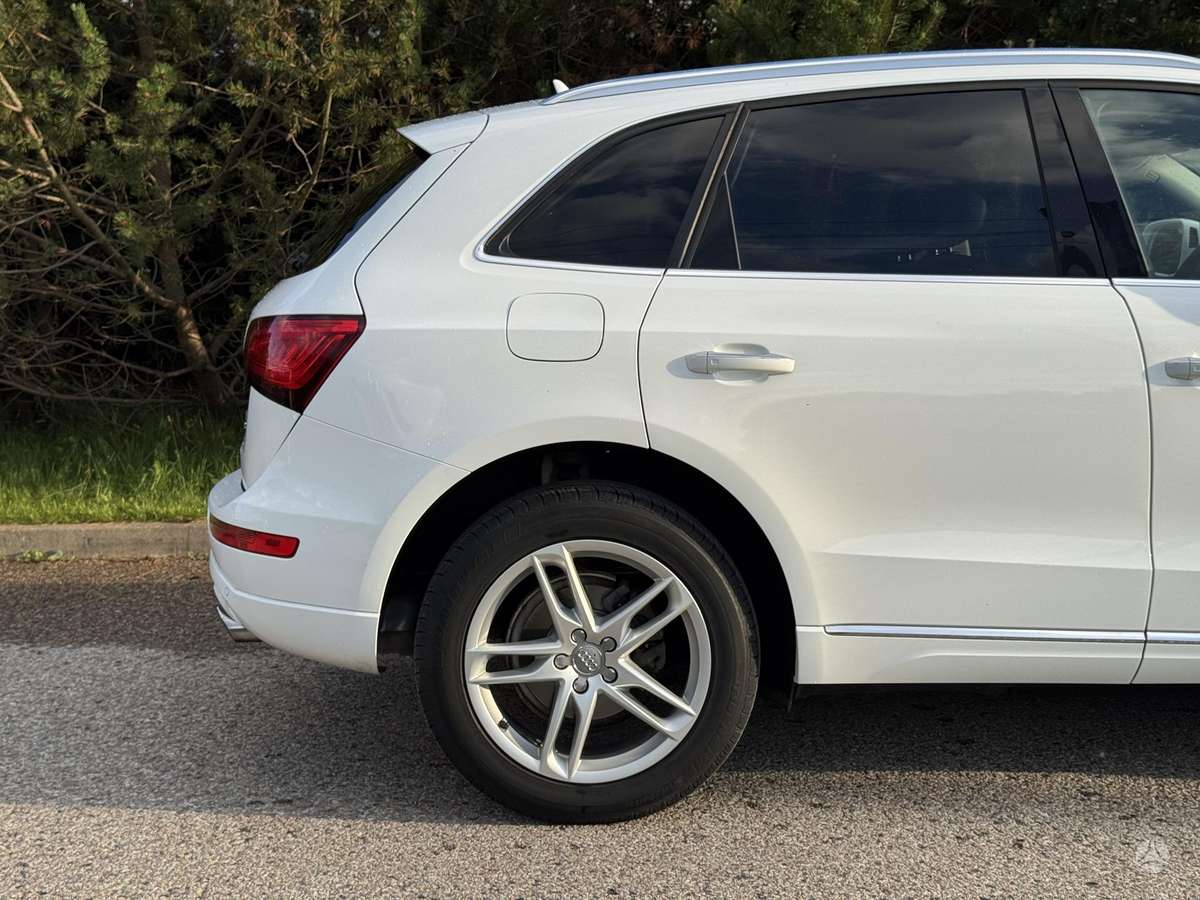 Audi Q5, 2.0 l., Внедорожник / Кроссовер