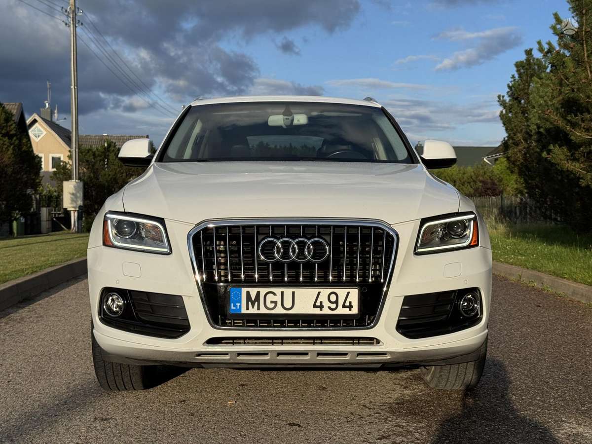 Audi Q5, 2.0 l., off-road / crossover