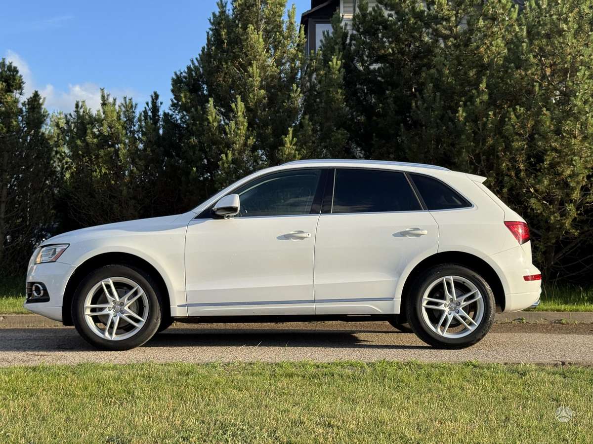 Audi Q5, 2.0 l., Внедорожник / Кроссовер