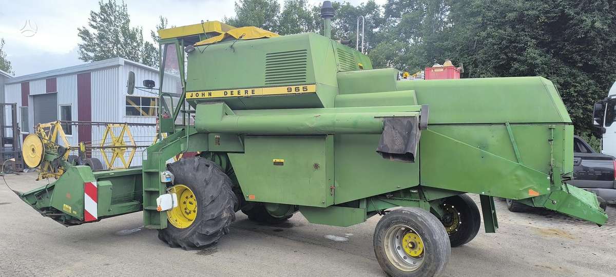 John Deere 965, combine harvesters