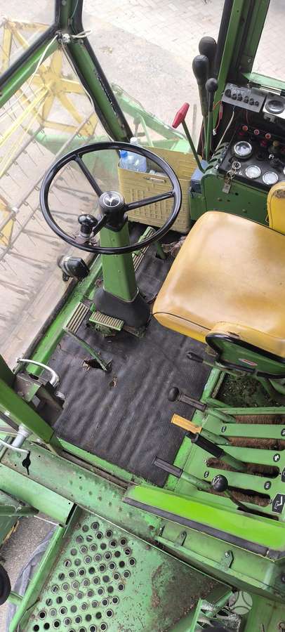 John Deere 965, combine harvesters