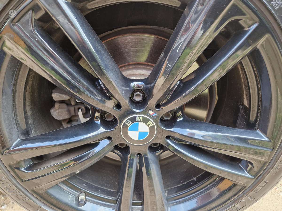 BMW 335, 3.0 l., Седан