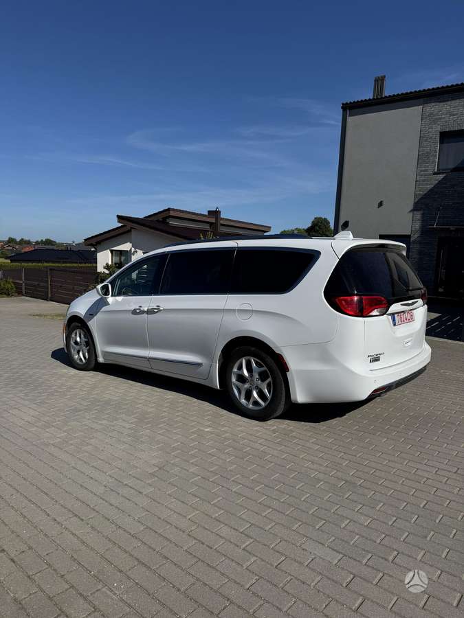Chrysler Pacifica, 3.7 l., Минивэн