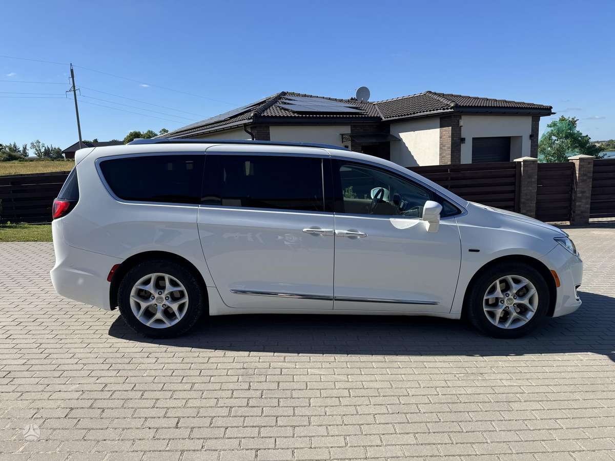 Chrysler Pacifica, 3.7 l., Минивэн