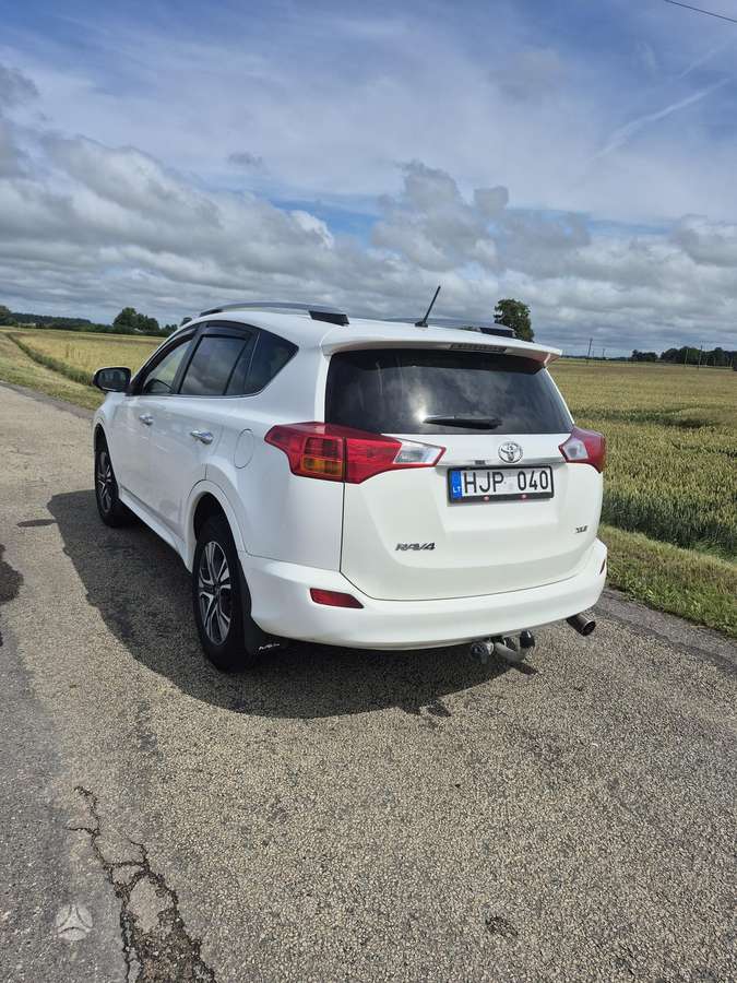 Toyota RAV4 - 1