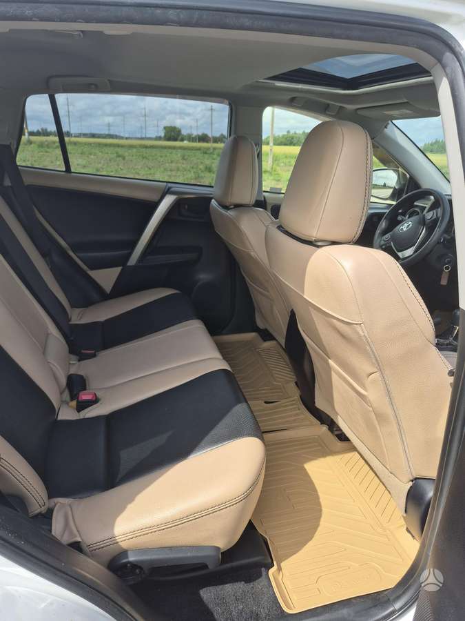 Toyota RAV4 - 7