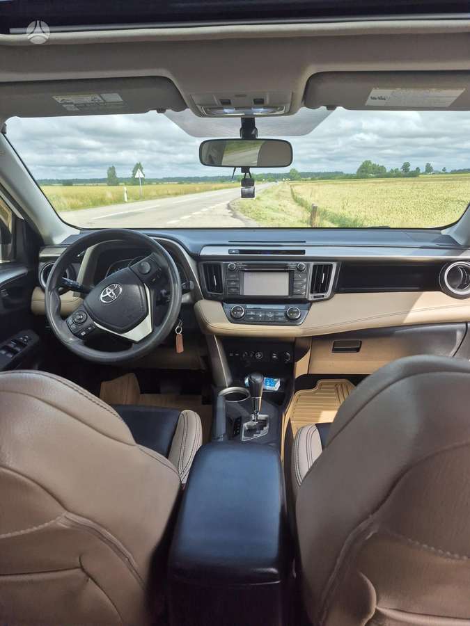 Toyota RAV4 - 8