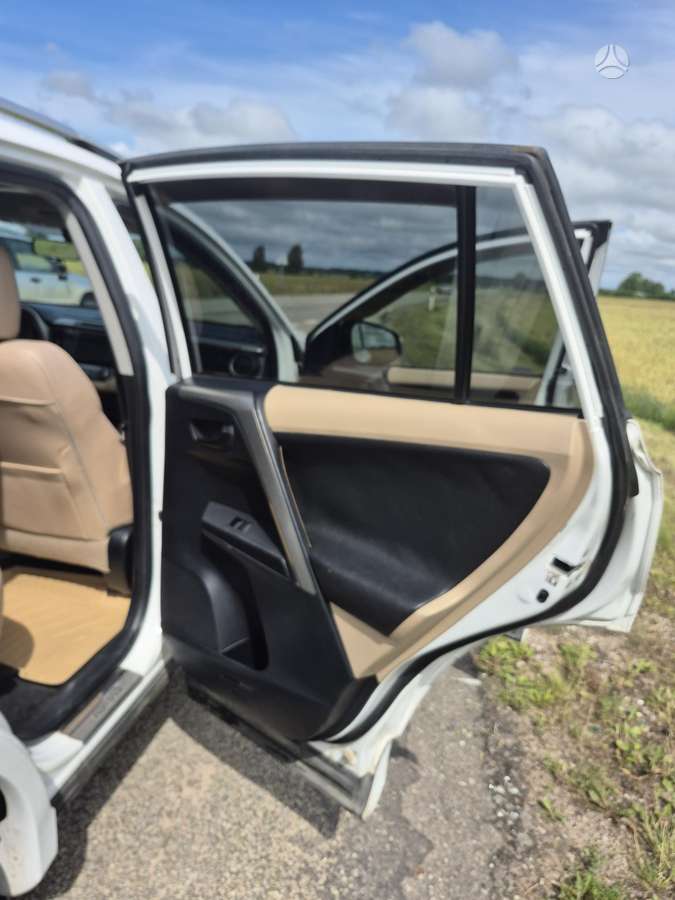 Toyota RAV4 - 9