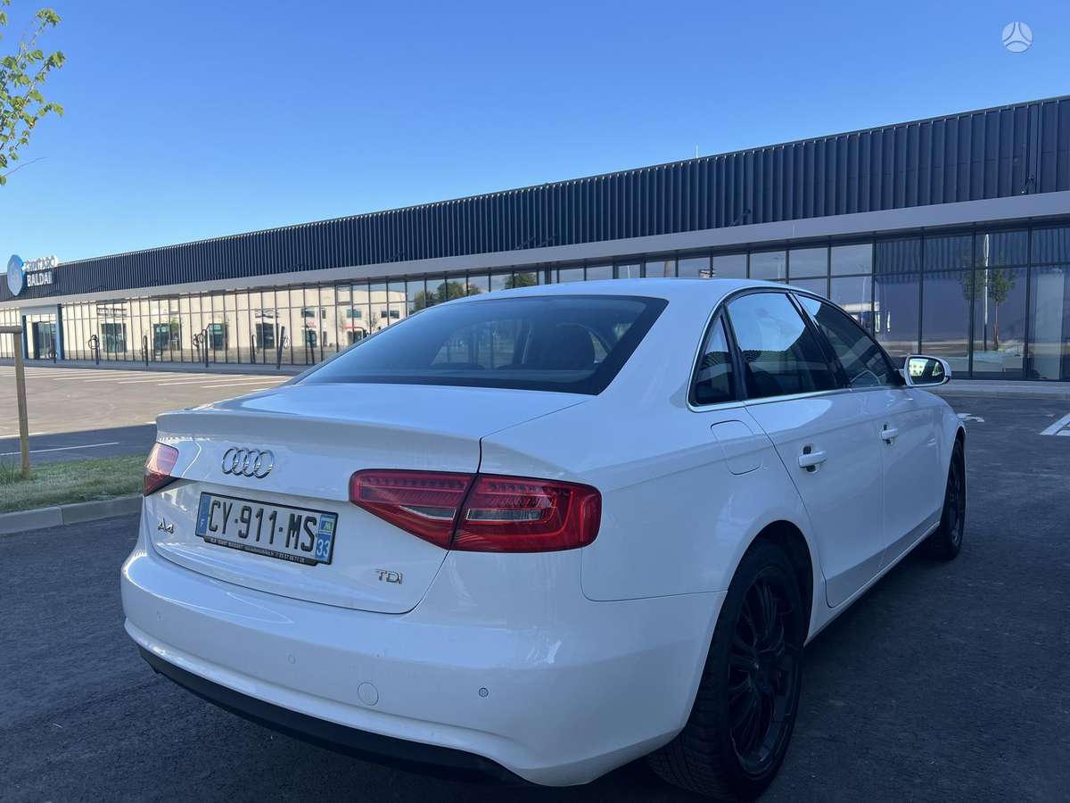 Audi A4, 2.0 l., Седан