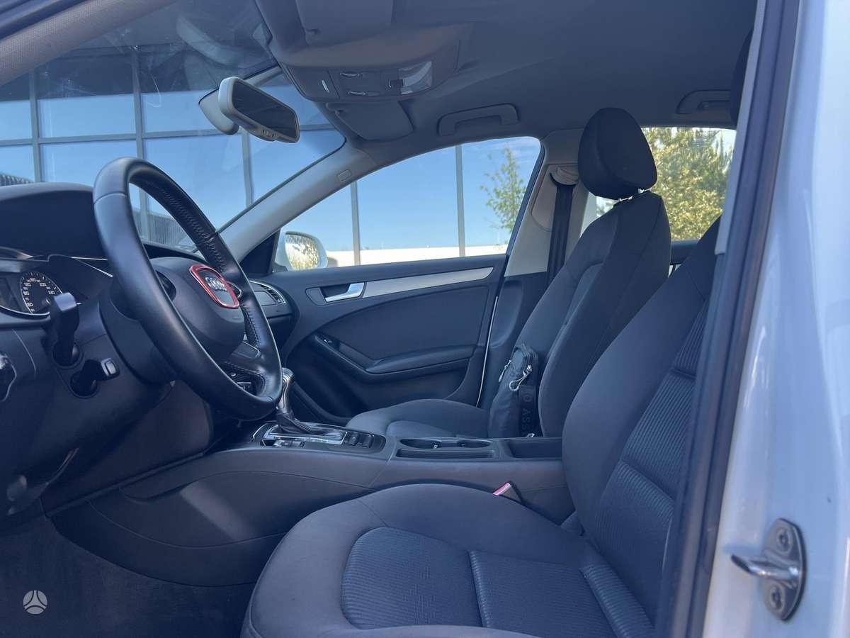 Audi A4, 2.0 l., Седан