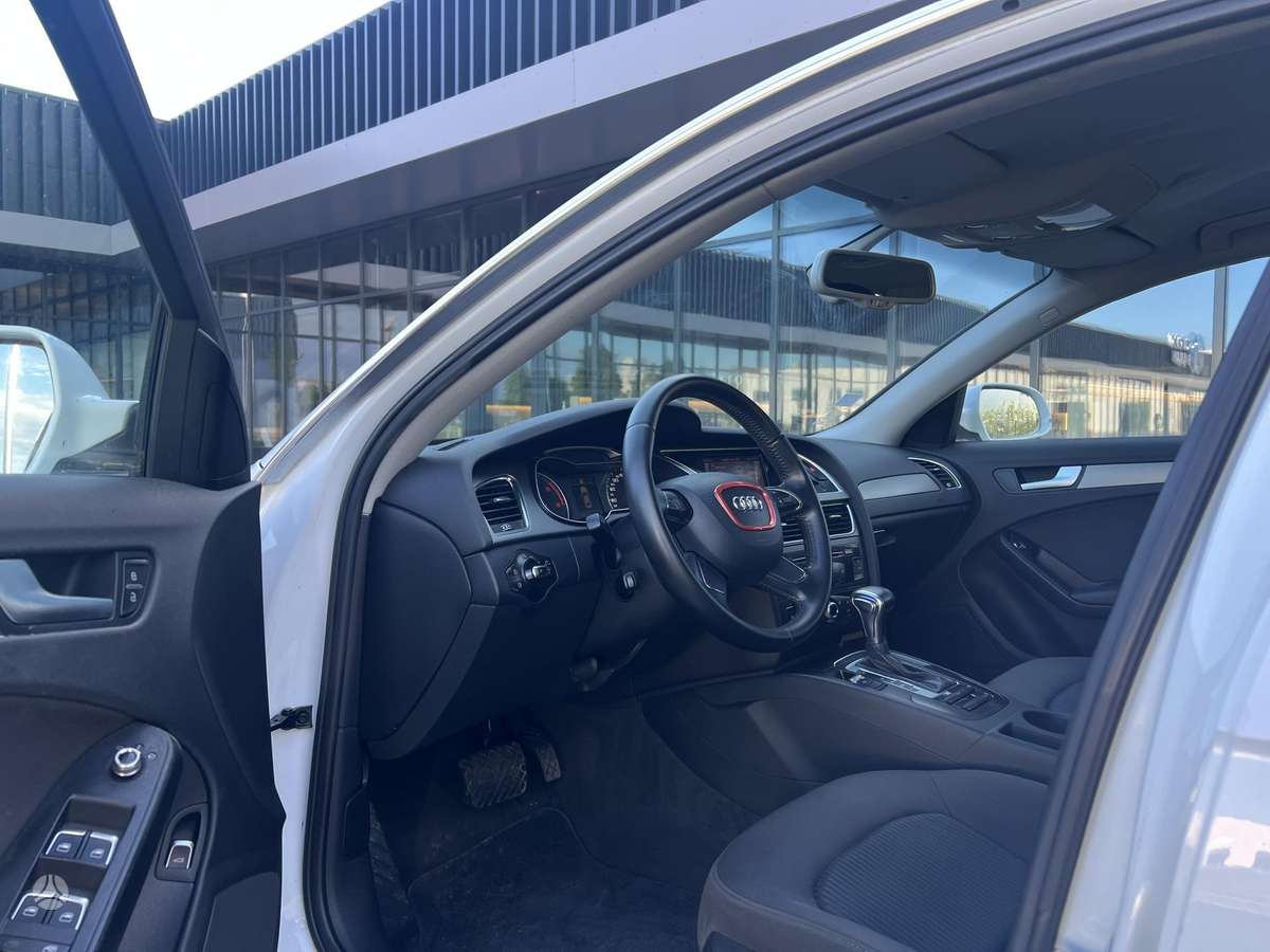 Audi A4, 2.0 l., Седан