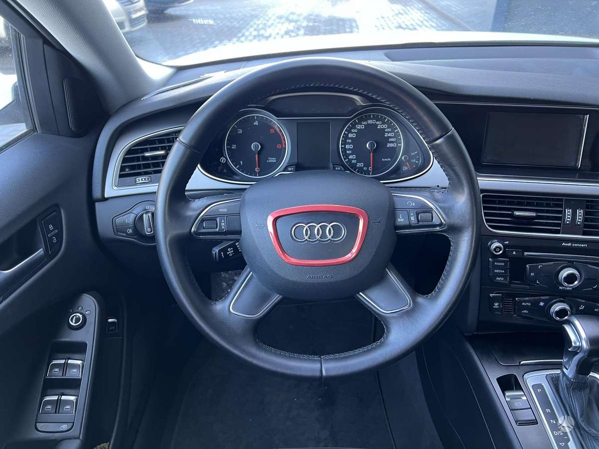 Audi A4, 2.0 l., Седан