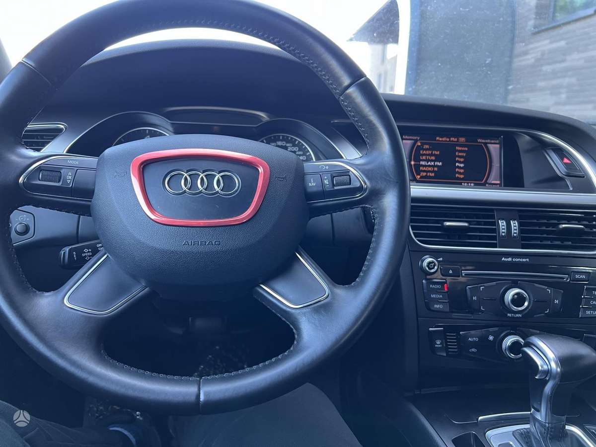 Audi A4, 2.0 l., Седан