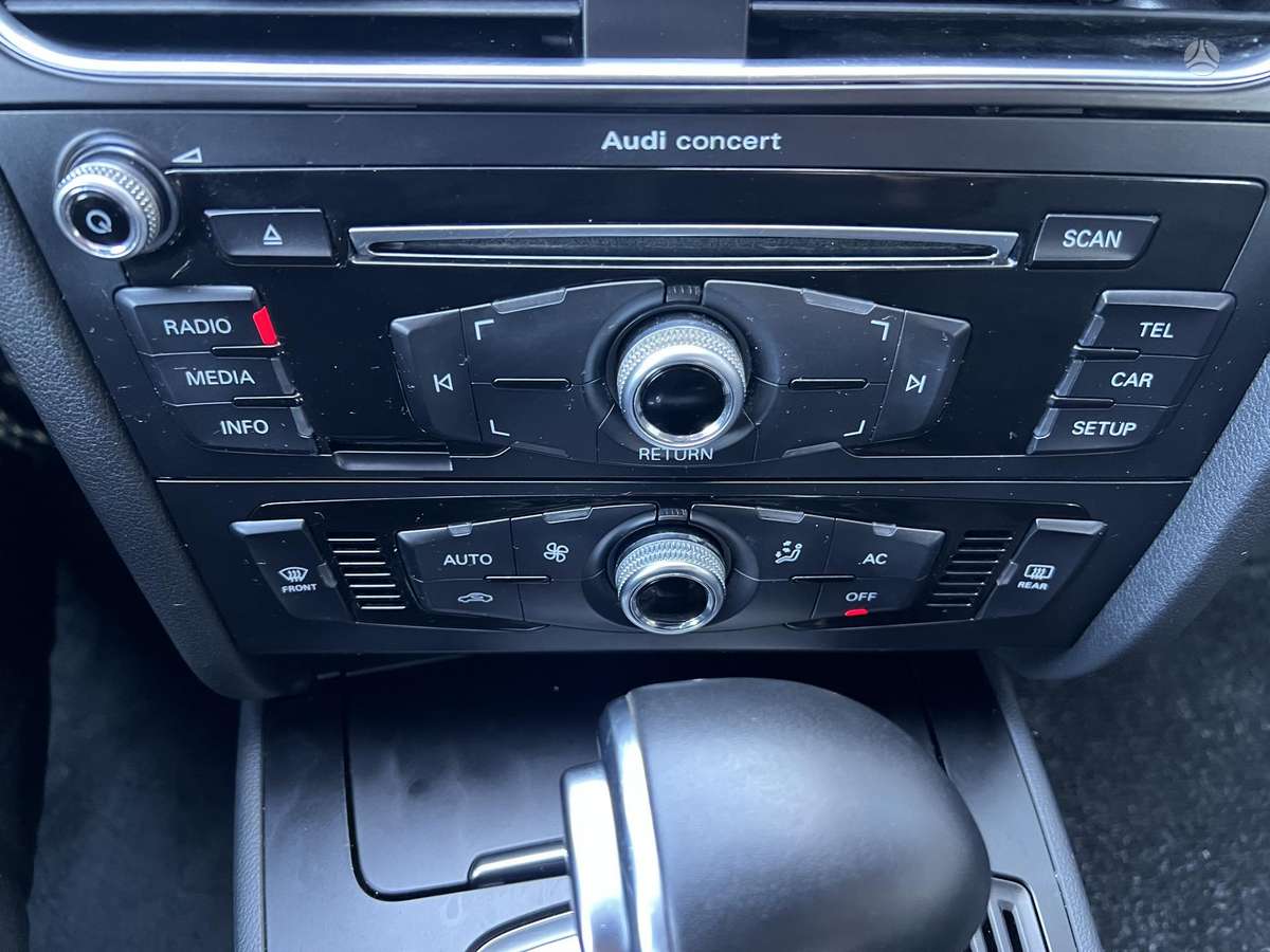 Audi A4, 2.0 l., Седан