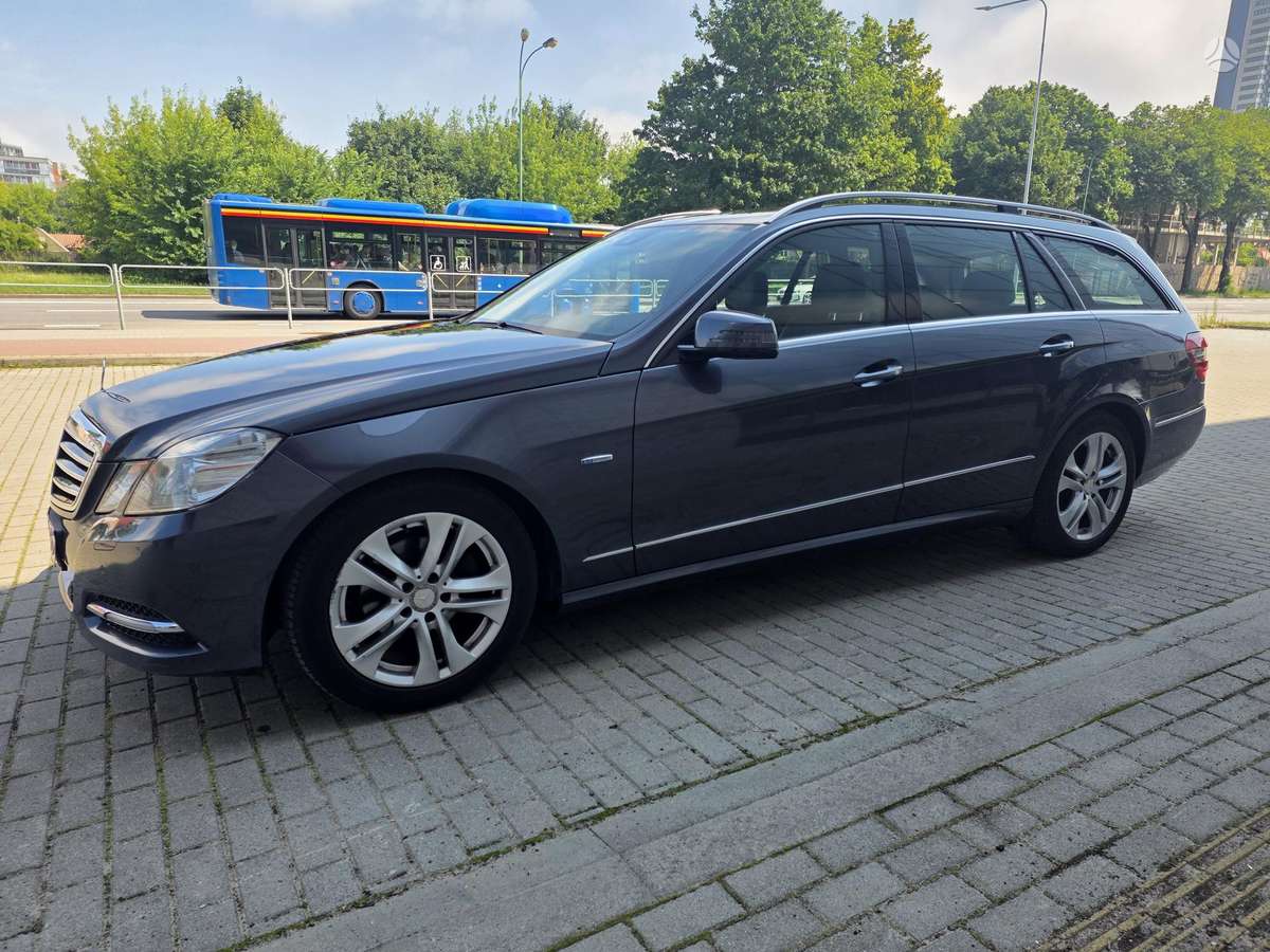 Mercedes-Benz E200, 2.1 l., Универсал