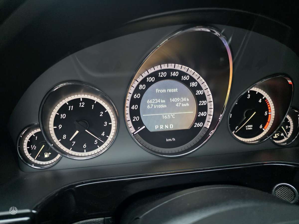 Mercedes-Benz E200, 2.1 l., Универсал